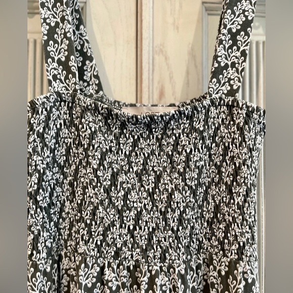Smocked LOFT Dress - Picture 6 of 7